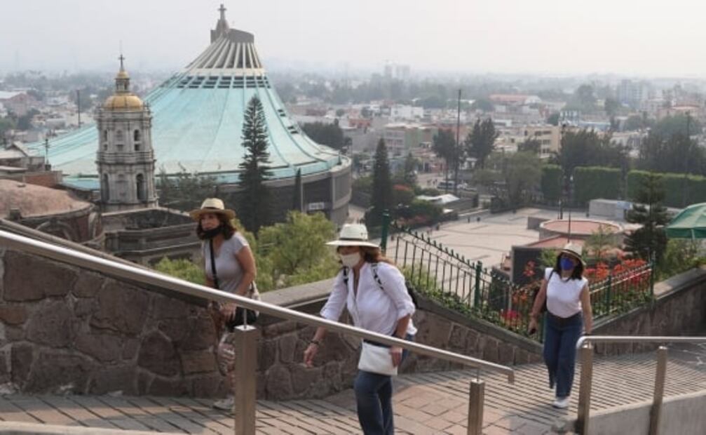 Vacunan a AMLO, inflación, deserción escolar y contaminación, entre las fotos de la semana