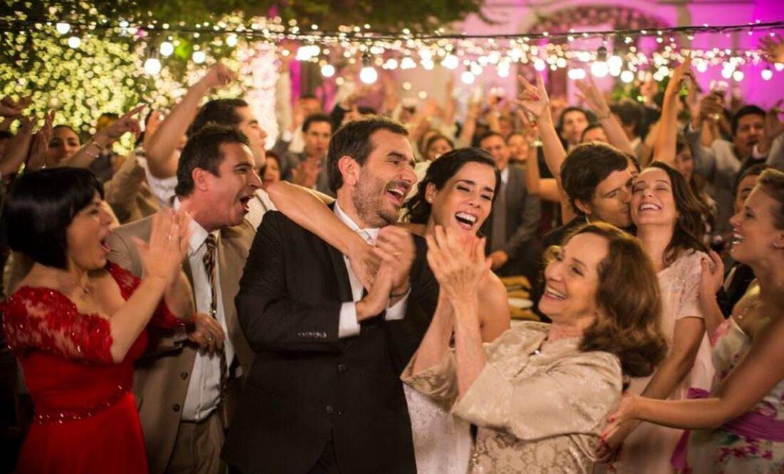 La actriz peruana Gianella Neyra, explicó que este proyecto fue pensado primero como una serie, pero después la casa productora Tondero Films decidió que fuera una película.