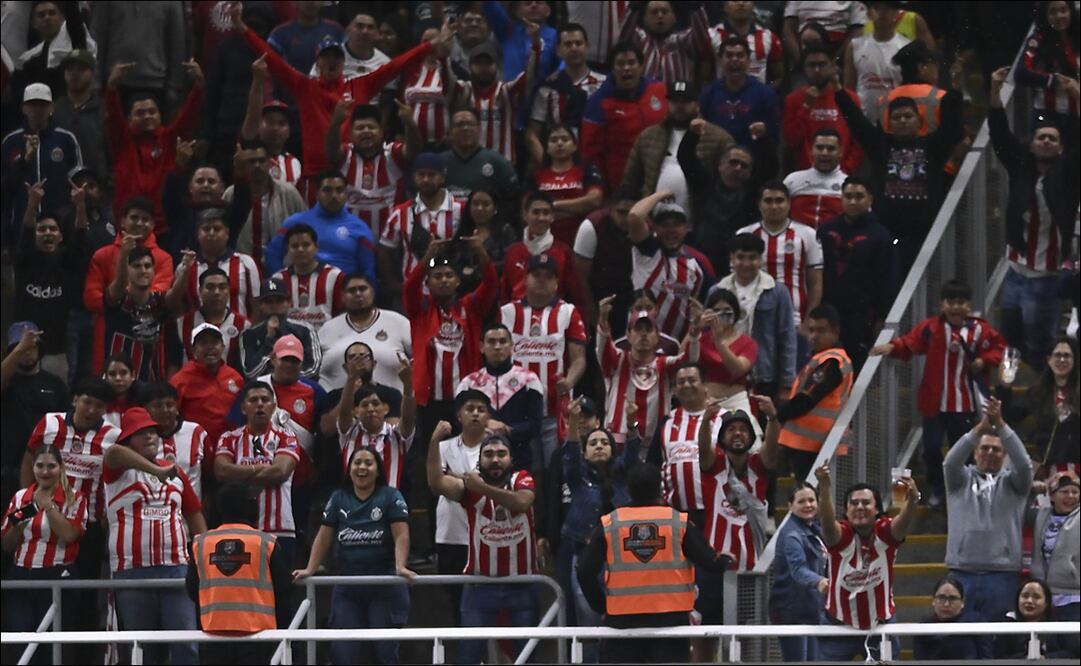 Aficionados del Guadalajara durante el partido ante el América de la Concachampions - Foto: Imago7