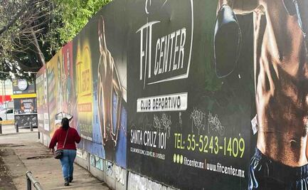Denuncian que persisten vallas de publicidad ilegales en la CDMX