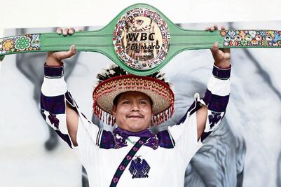 Joya con la venia de los dioses