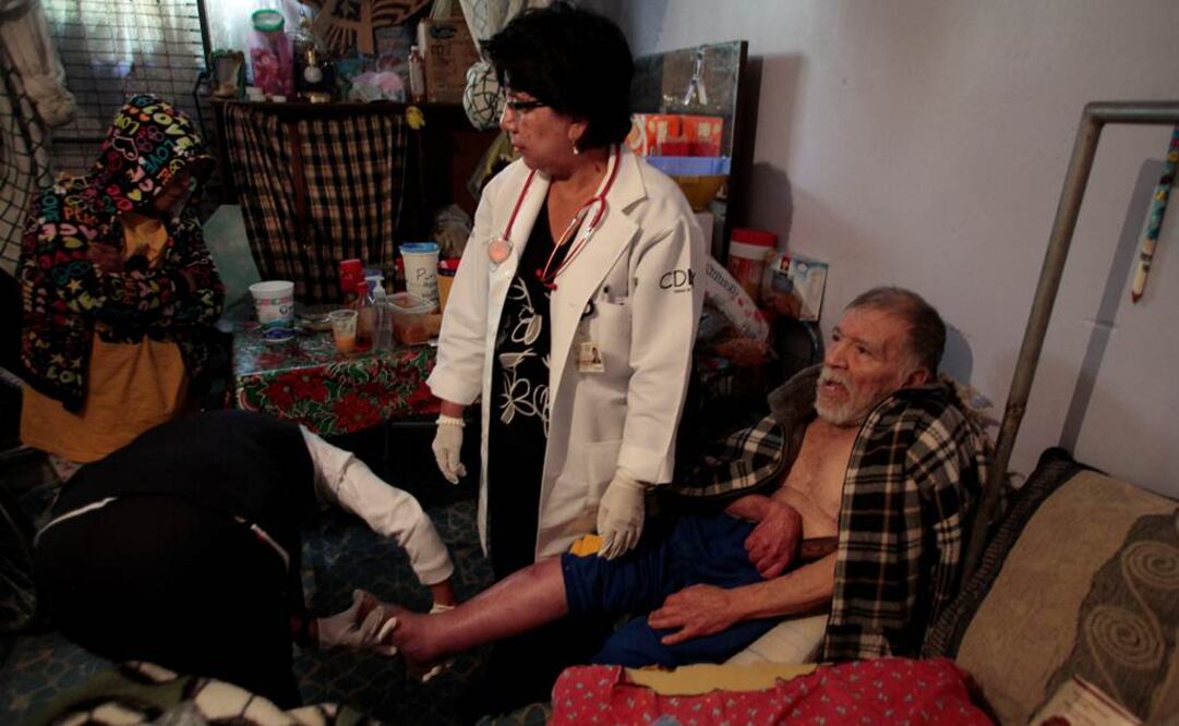 El programa inició funciones en 2014, desde entonces se ubicaron 89 mil 758 adultos mayores, 40 en situación de abandono y 91 enfermos terminale. FOTO: Archivo / EL UNIVERSAL