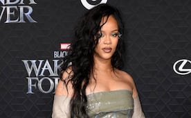 Rihanna seduce a la cámara en lencería negra y desata todo tipo de reacciones