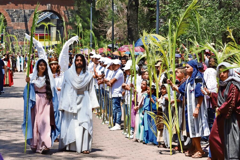 Como cada Domingo de Ramos, el elenco salió de la Casa de los Ensayos para de ahí iniciar el recorrido por las calles de Iztapalapa y dirigirse a la iglesia de La Cuevita. Foto: Berenice Fregos / El universal