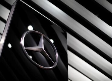 Daimler revisará un millón de autos de Mercedes en todo el mundo