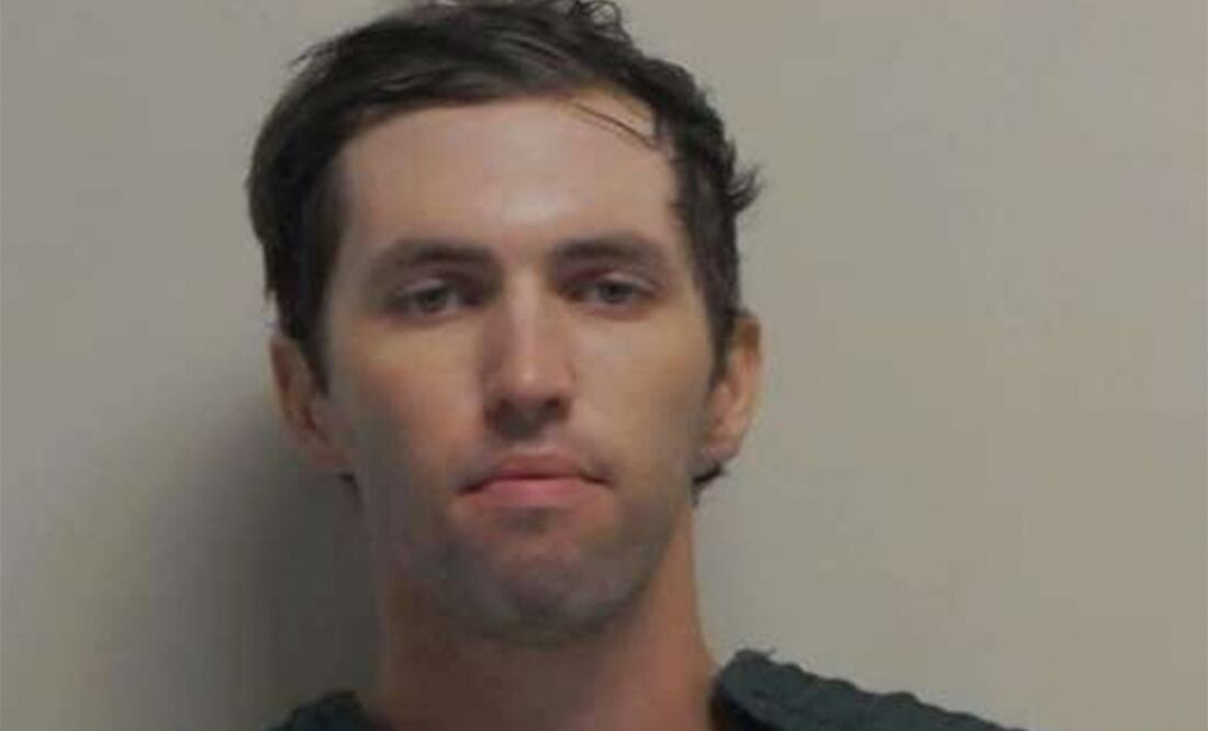 Este folleto, publicado por la Oficina del Gobernador de Utah el 13 de septiembre de 2025, muestra la foto de arresto de Tyler Robinson, sospechoso de asesinar a tiros al activista de derecha Charlie Kirk. Las autoridades anunciaron el 12 de septiembre la detención de Tyler Robinson, quien se cree que asesinó a Charlie Kirk, activista de derecha y aliado cercano del presidente Donald Trump. Recibió un disparo mientras hablaba en un evento el 10 de septiembre en la Universidad del Valle de Utah (UVU), en la ciudad de Orem, Utah. Foto: AFP