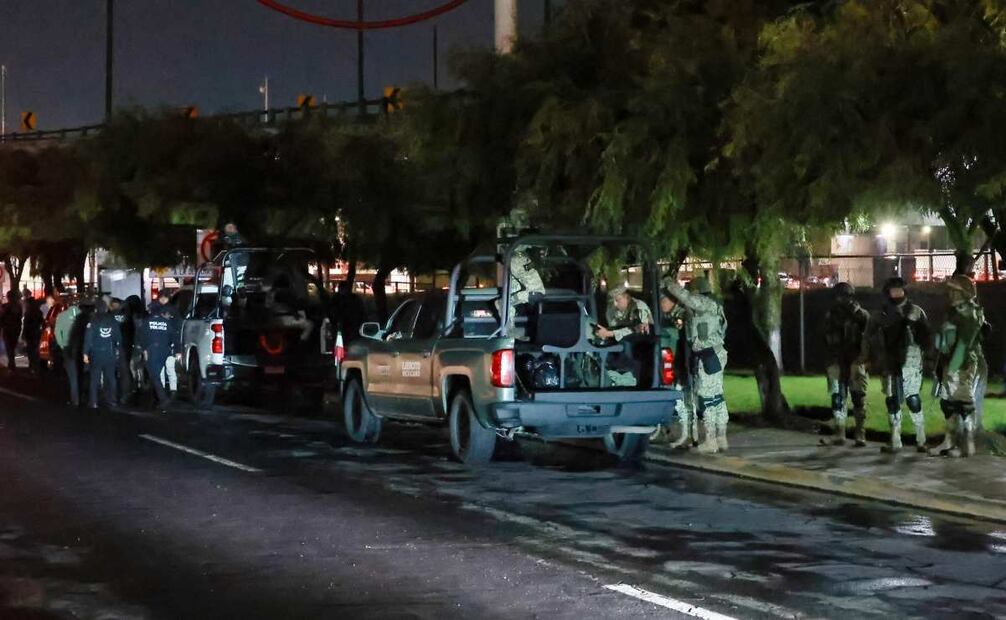 Aspectos del Aeropuerto de Toluca donde llegó Hernán Bermúdez, presunto líder de "La Barredora", desde Paraguay. Foto: Alejandro Vargas/ EL UNIVERSAL