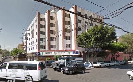 Hombre se arroja de cuarto piso de hotel en la Doctores