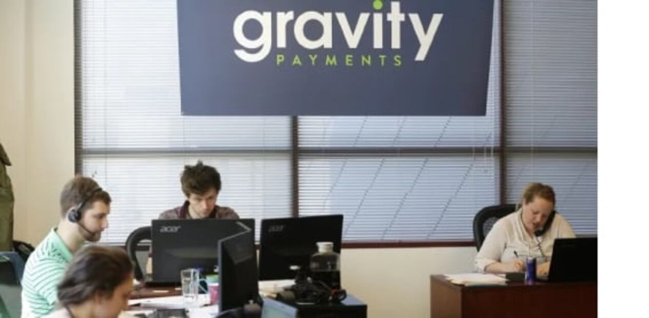 Dan Price, auge y caída del empresario famoso por fijar el salario base de sus empleados en 70 mil dólares