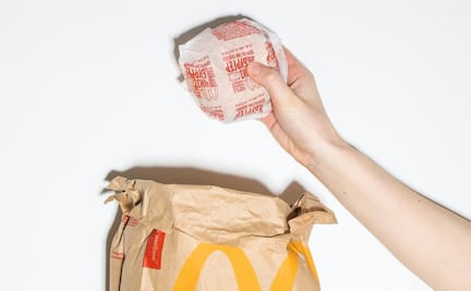 Recorre las cocinas de este famoso restaurante de hamburguesas