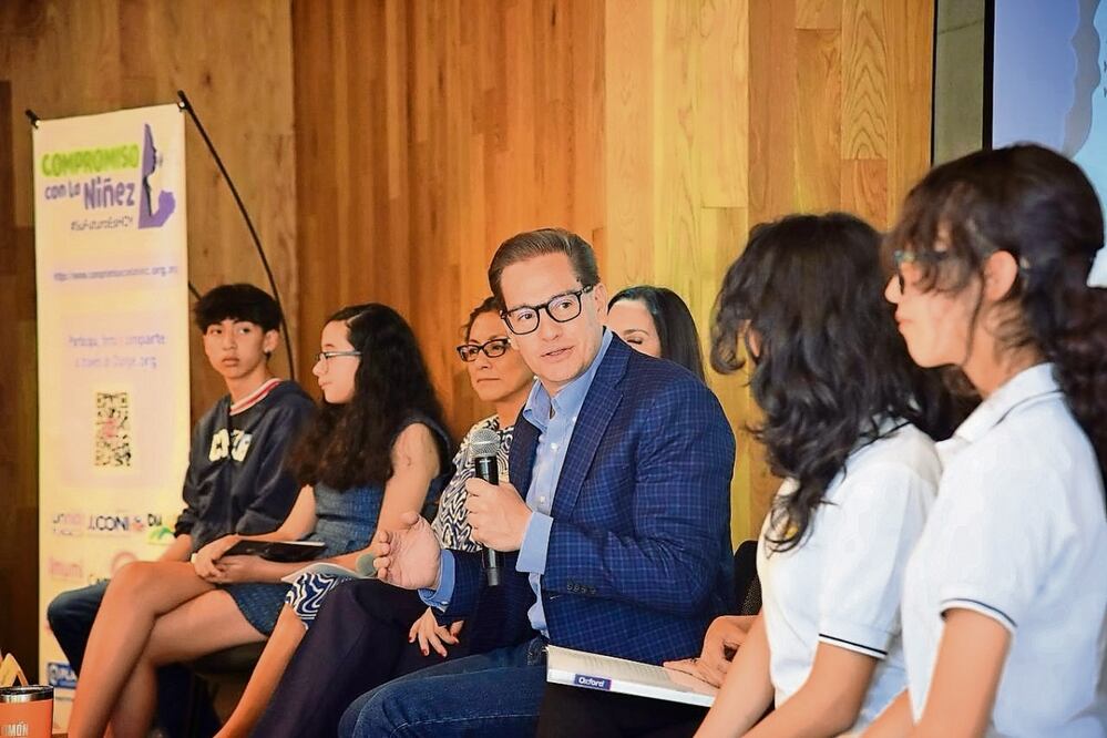 Salomón Chertorivski aseguró que la misión es cumplir con los derechos de niñas y niños de la Ciudad de México Foto: Especial