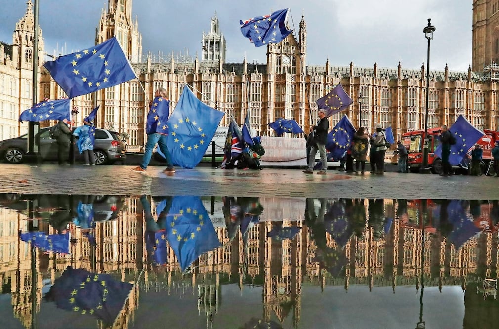 Asistentes a una manifestación contra el B rexit en Londres, en 2018. A diferencia del impasse político generado por ese proceso, son los laboristas los que se perfilan a sacar ventaja del hartazgo en el votante conservador. Foto: Frank Augstein | AP