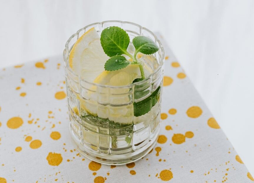 Esta bebida de coco con limón tiene grandes aportes a la salud / Foto: Pexels