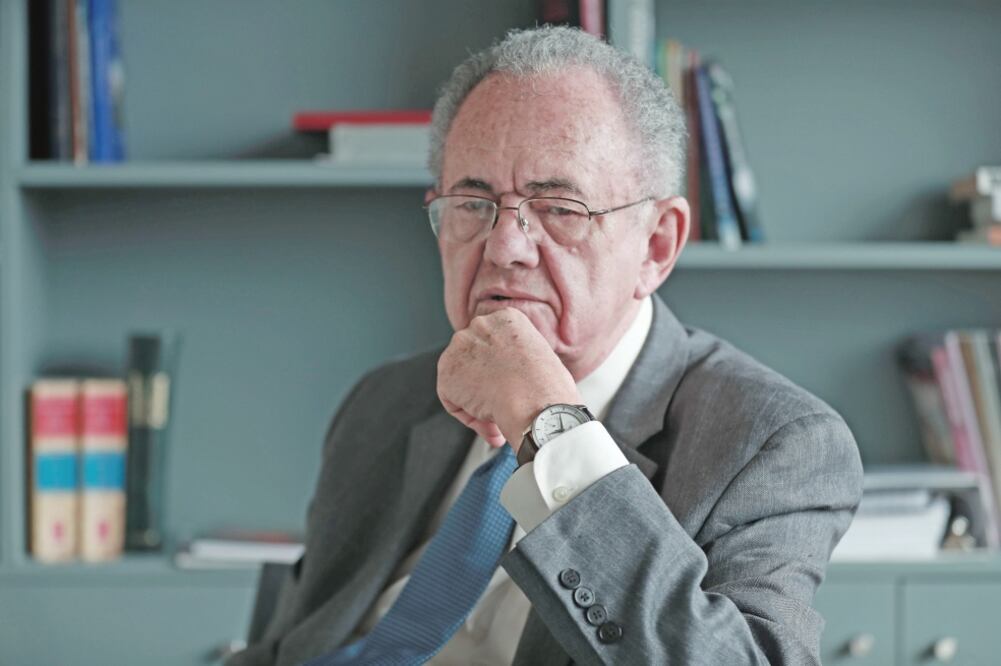 Javier Jiménez Espriú, próximo titular de la SCT, dijo que ante cualquier decisión de la población, se tendrá una terminal aérea digna y funcional. Foto: ARCHIVO EL UNIVERSAL