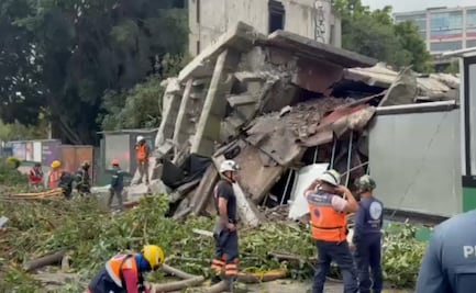 Oficinas en proceso de demolición colapsan y afectan carriles de viaducto; no se reportan lesionados