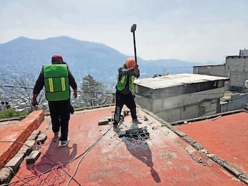 Inician demolición de casas en cerro del Chiquihuite