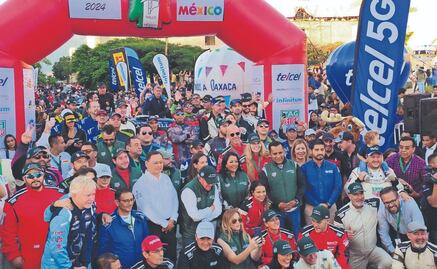 Arrancan autos una edición más de la Carrera Panamericana 2024