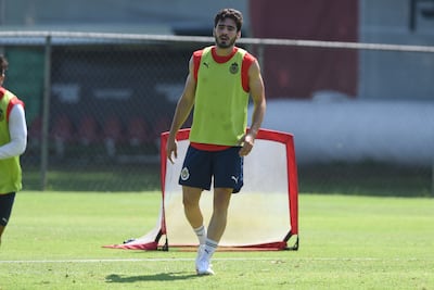 “Pollo” Briseño hace llamado de alerta en Chivas