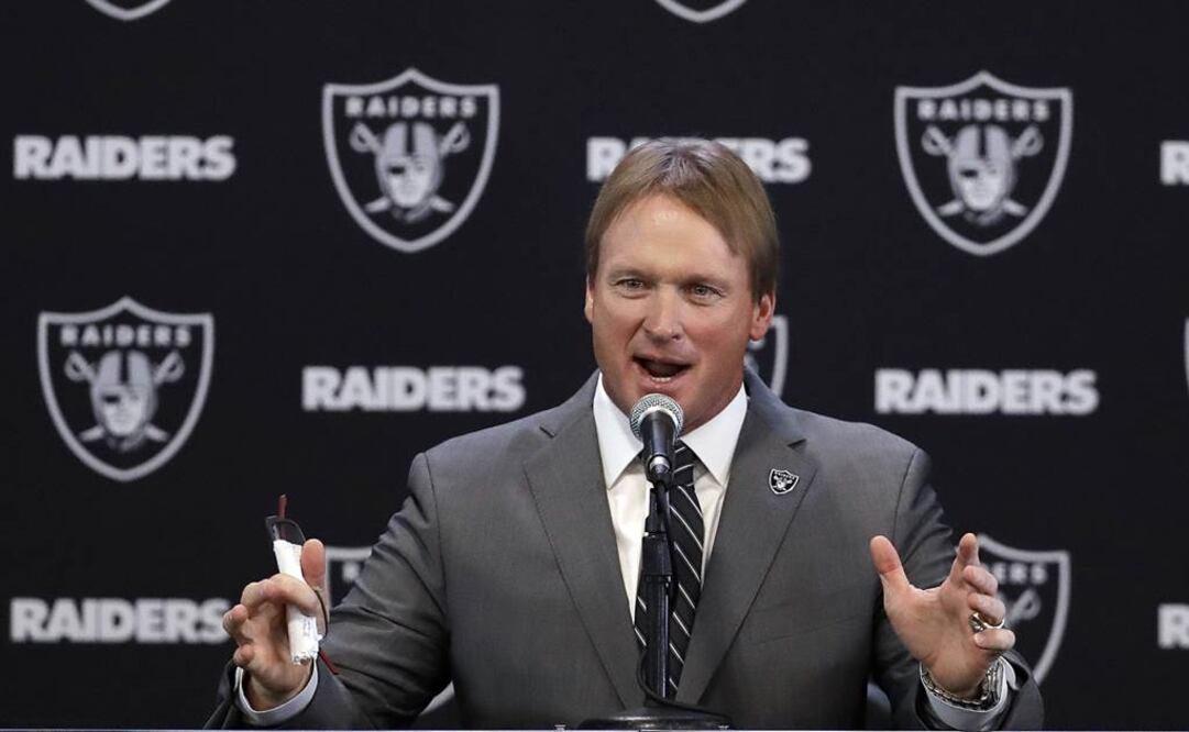 Jon Gruden, nuevo entrenador de los Raiders de Oakland. Foto: AP / Marcio José Sánchez