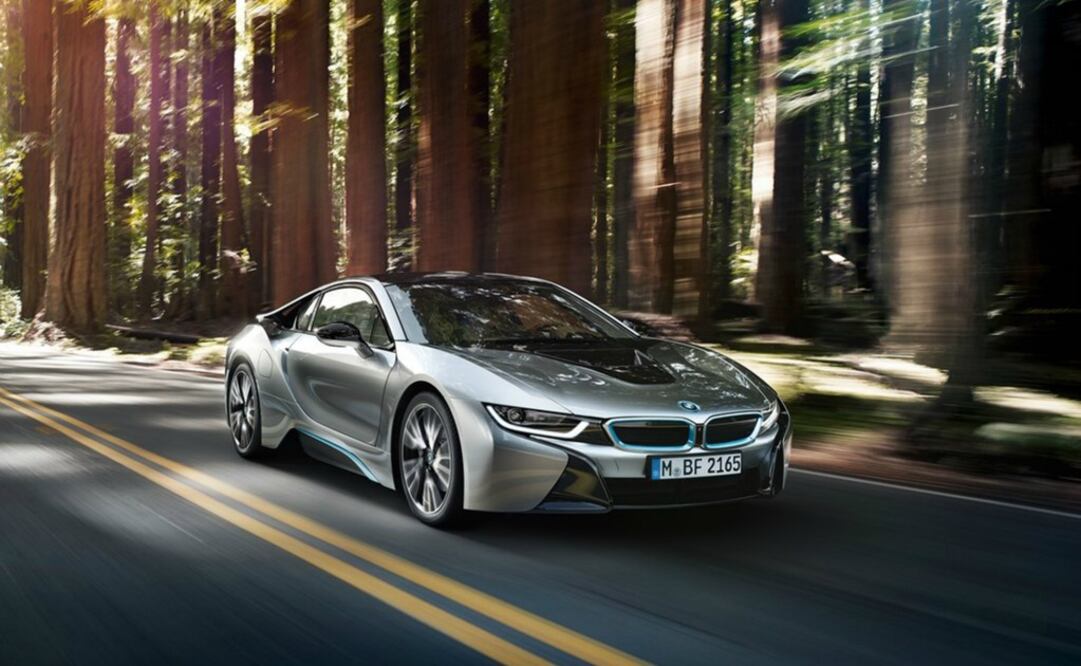 BMW i8 Precio: 2,499,900 pesos