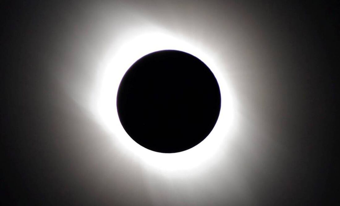 Logró que la aerolínea cambiara la hora de despegue para verlo en su totalidad. Foto: Archivo