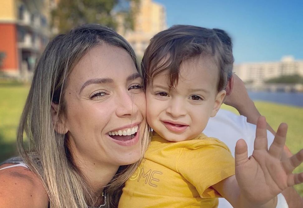 Alessandra Villegas y su hijo Daniel Alejandro
