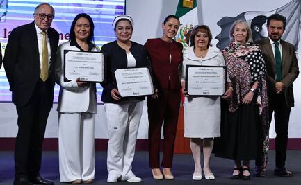 Reconocen en la mañanera de Sheinbaum a enfermeras y enfermeros en el Día Nacional de la Enfermería; 20 mil conforman Salud Casa por Casa