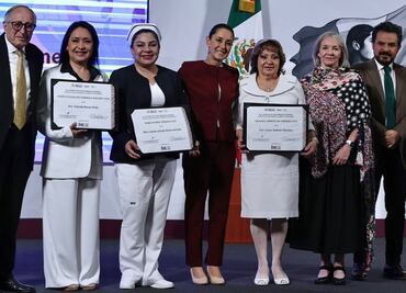 Reconocen en la mañanera de Sheinbaum a enfermeras y enfermeros en el Día Nacional de la Enfermería; 20 mil conforman Salud Casa por Casa