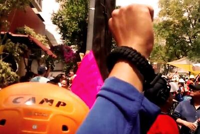 Niños permanecen atrapados, pese a labor de rescate