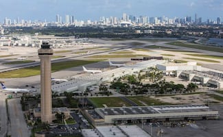 Objeto sospechoso obliga a evacuar terminales en aeropuerto de Miami; descartan riesgo mayor y reanudan actividades gradualmente