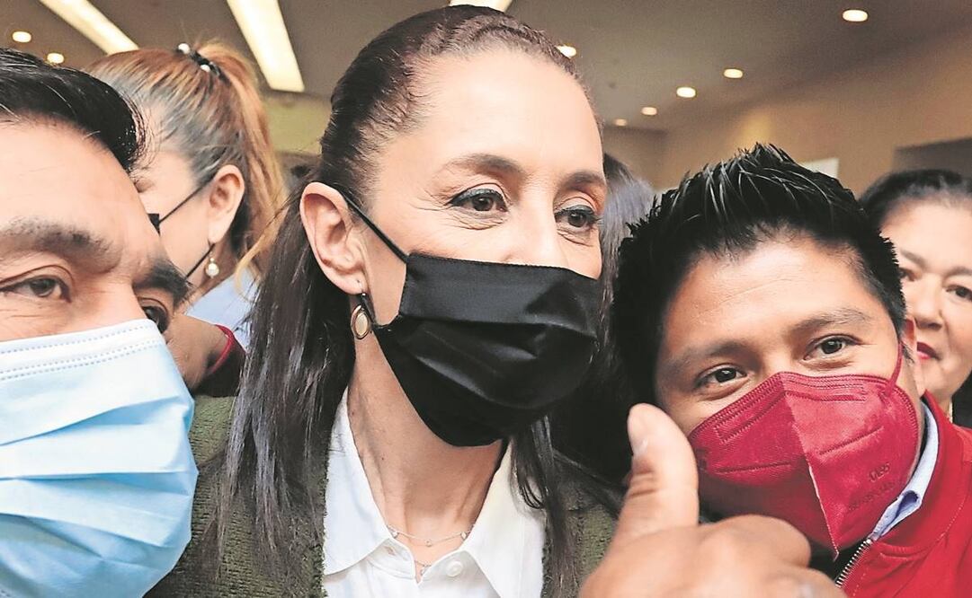 Claudia Sheinbaum con militantes morenistas. Foto: Especial