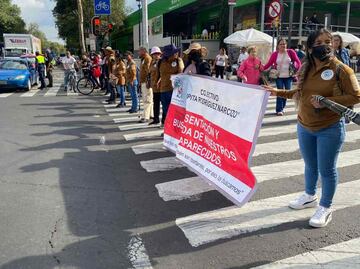 VIDEO: Familiares de personas desaparecidas bloquean circulación en dos ejes viales de CDMX; exigen reunión con autoridades