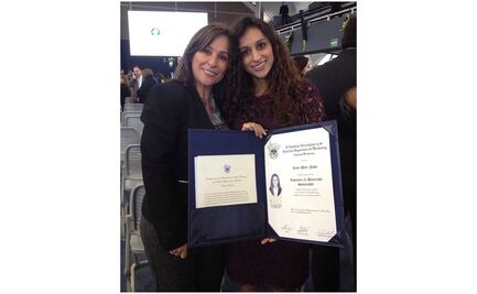 Tunden en redes a Nahle tras recordar diploma de su hija en sustentabilidad