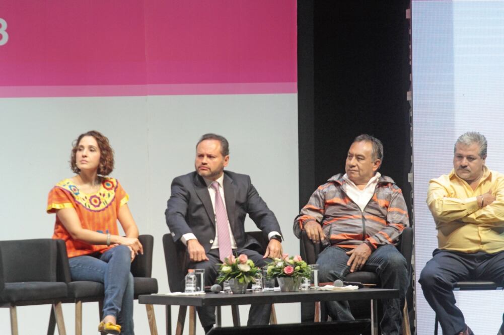 La Secretaría de Medio Ambiente y la Agencia de Gestión Urbana se reunieron con trabajadores de limpia para hablar de la nueva separación de residuos (VERÓNICA RAMÍREZ. OBTURADORMX)