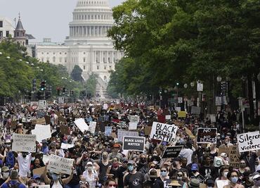 Miles marchan hacia la Casa Blanca para protestar contra el racismo en EU