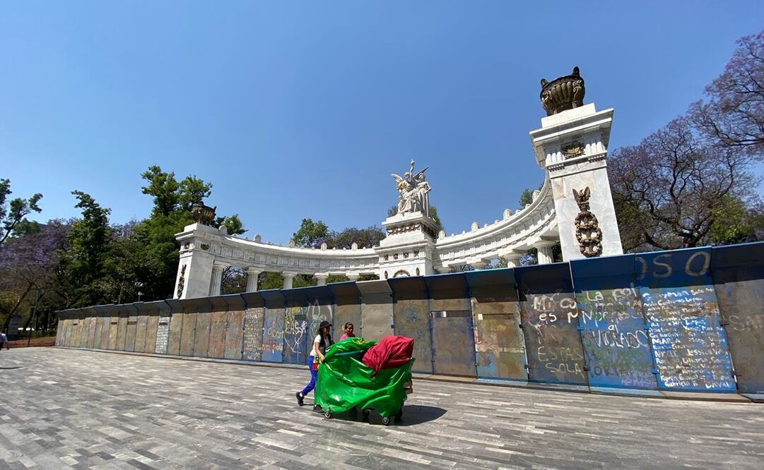Autoridades capitalinas extendieron el blindaje de edificios y monumentos emblemáticos días previos al 8M. Foto: Alberto Acosta/ EL UNIVERSAL