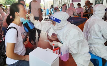 Cierran escuelas y ordenan pruebas en ciudades del sur de China por brote de Covid-19