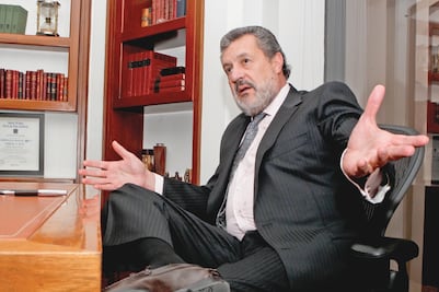 Caen las operaciones con tarjetas, dice Santander