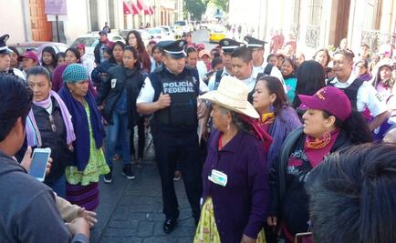 Integrantes del CODEP retienen a policías en Oaxaca