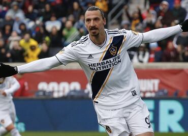 Gol de Zlatan le da la victoria al Galaxy