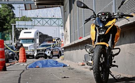 Motociclista atropella a adulto mayor 