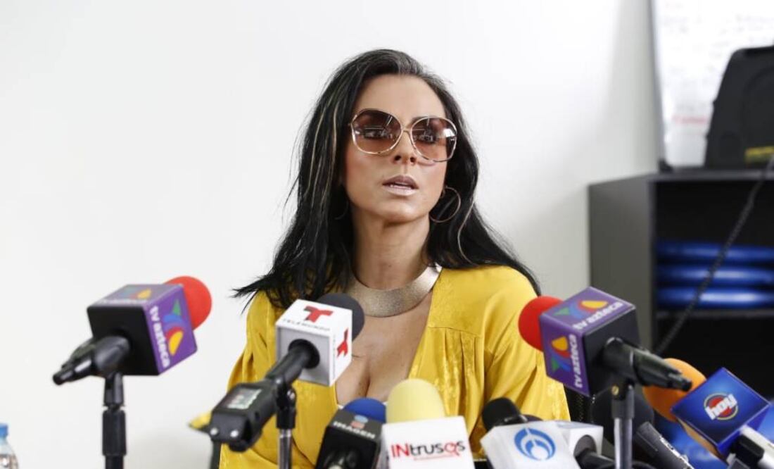 Ivonne Montero ofreció una conferencia para hablar del asesinato de Fabio Melanitto, su ex esposo y padre de su hija FOTO: AGUSTÍN SALINAS / EL UNIVERSAL