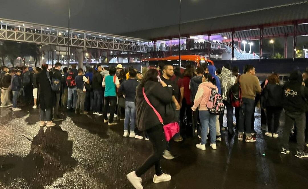 Brindan apoyo vial a afectados por cierre de Línea A (25/06/2025). Foto: Especial