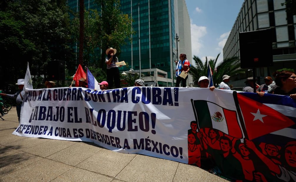 Colectivos a favor de Cuba marcharon del Hemiciclo a Juárez a la antigua embajada de Estados Unidos para exigir el fin del bloqueo estadounidense (26/07/2026). Foto: Diego Simón Sánchez/ EL UNIVERSAL