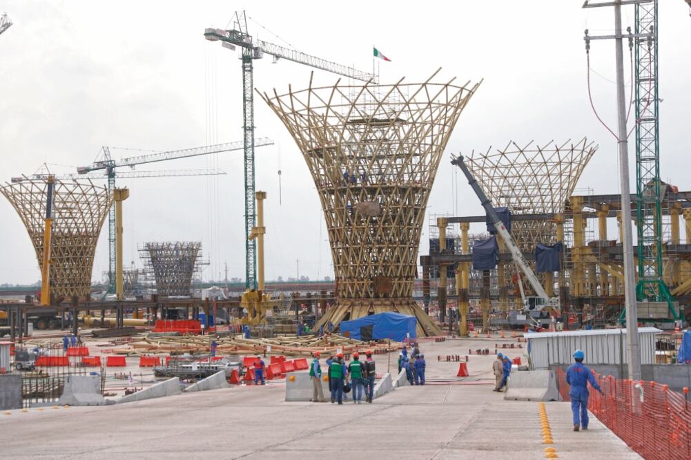 A causa de la cancelación del NAIM, la calificadora Fitch Ratings cambió a negativa la perspectiva de la nota crediticia de México. Foto: ARCHIVO EL UNIVERSAL