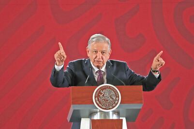 Cuestionan otra firma estatal para telecom