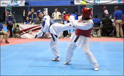 Conade dice que becas están al corriente; atletas desmienten