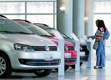 Ventas de autos nuevos en 2023 rebasan previsiones