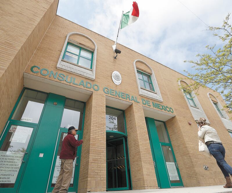 Los consulados de México en Chicago, Dallas y Los Ángeles afirmaron que es precipitado el intento del IME por reinstalar el consejo consultivo. Foto/ARCHIVO EL UNIVERSAL