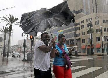 "Barry" toca tierra en Luisiana y se degrada a tormenta tropical
